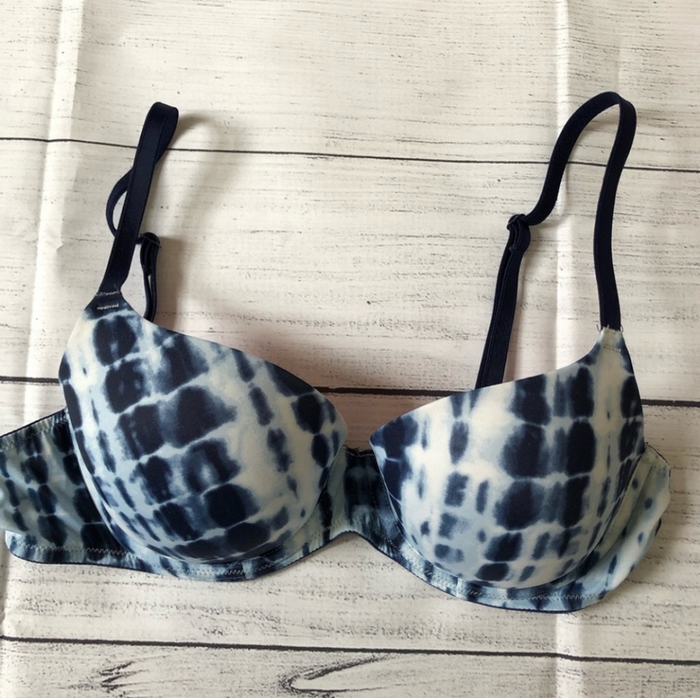 🆕EUC PINK 34 B Blue Tie Dye Bra 🆕